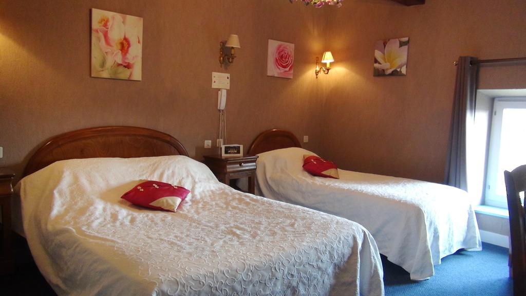 Hotel Le Clos Du Montvinage Étréaupont Quarto foto