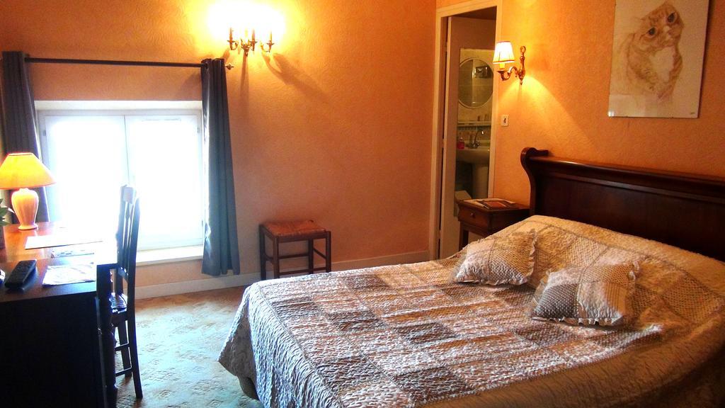 Hotel Le Clos Du Montvinage Étréaupont Quarto foto