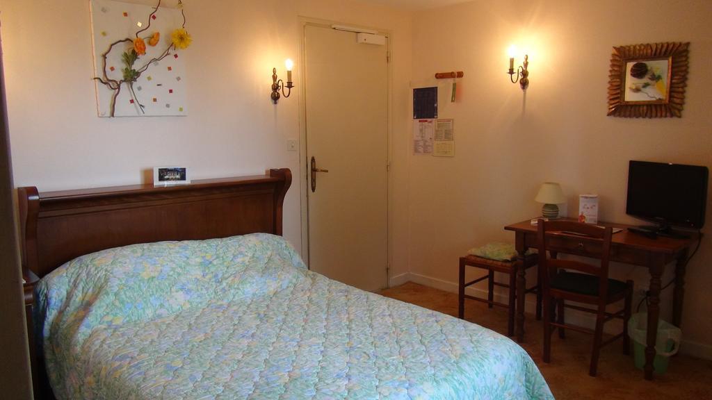 Hotel Le Clos Du Montvinage Étréaupont Quarto foto