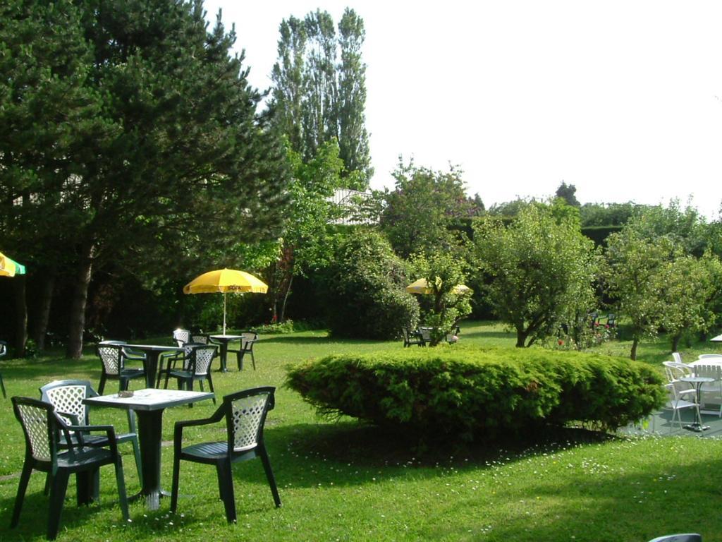 Hotel Le Clos Du Montvinage Étréaupont Exterior foto